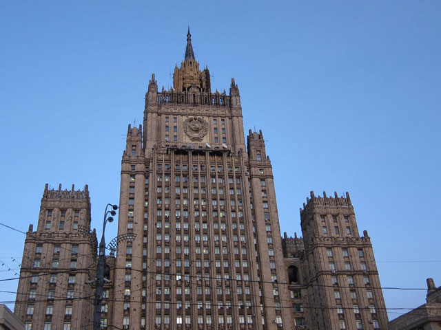 МИД РФ назвал "откровенной фальшивкой" сведения о "вербовке" посольством России в Латвии наемников для Донбасса