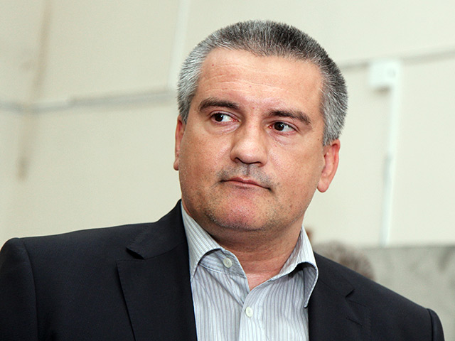 На заседании парламента Крыма главой республики избран Сергей Аксенов. Его кандидатуру поддержали 75 депутатов