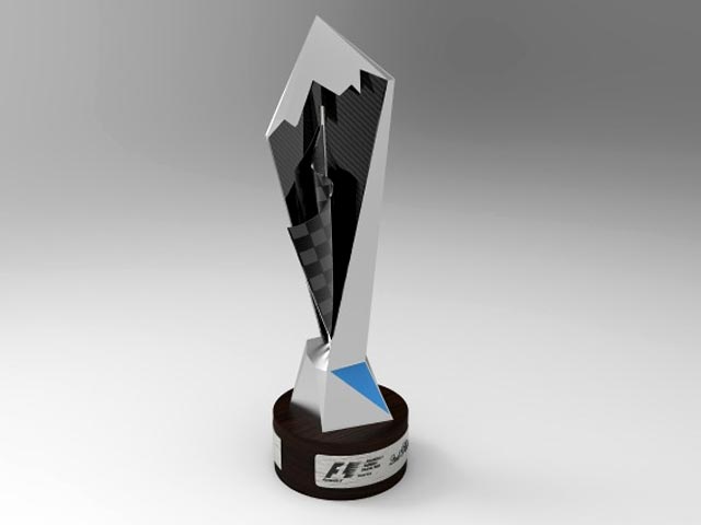В дизайне главного трофея зашифровано символическое послание - описание места проведения и особенностей первого в истории России Гран-при "Формулы-1"