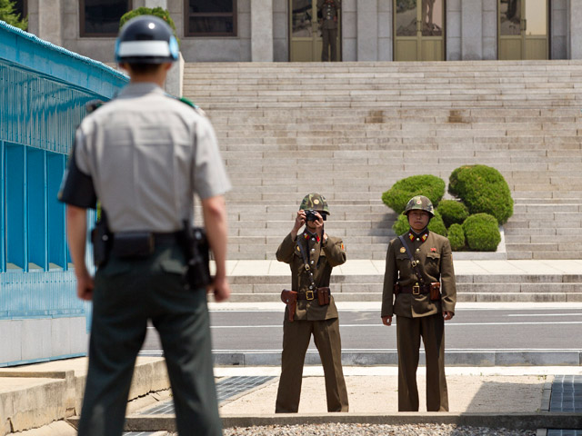 Северокорейские пограничники открыли огонь по территории Южной Кореи