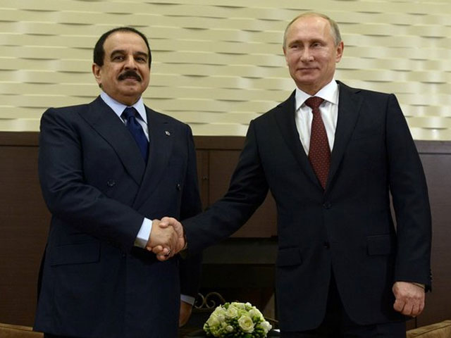 Хамад бен Аса Халифа поблагодарил президента России за теплый прием и подчеркнул богатое наследие, которое имеется в отношениях между двумя странами