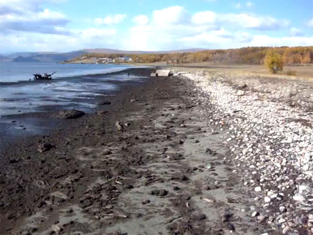 Экологическая обстановка на озере Байкал, считающемся одним из главных российских природных чудес, продолжает беспокоить экологов