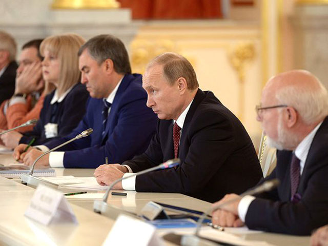 Путин не исключил сокращения расходов "жесткого, но сбалансированного" бюджета