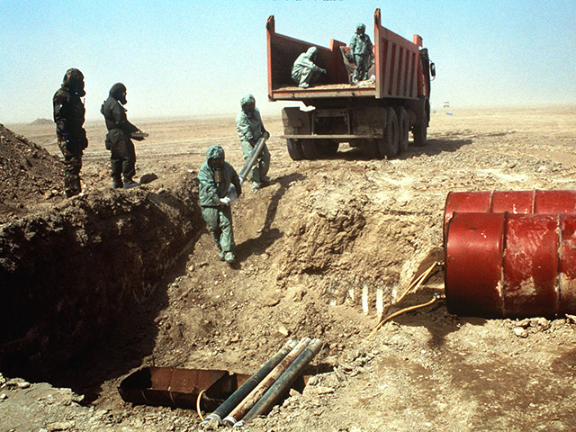 Военнослужащим американской армии все же удалось найти в Ираке оружие массового уничтожения: в период с 2004 по 2011 год солдаты сообщили командованию об обнаружении около 5 тысяч единиц химического оружия
