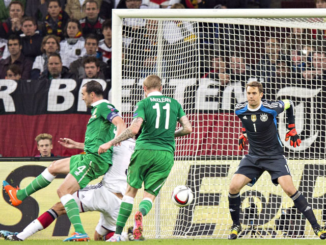 Футболисты сборной Германии упустили победу над ирландцами в отборе Евро-2016