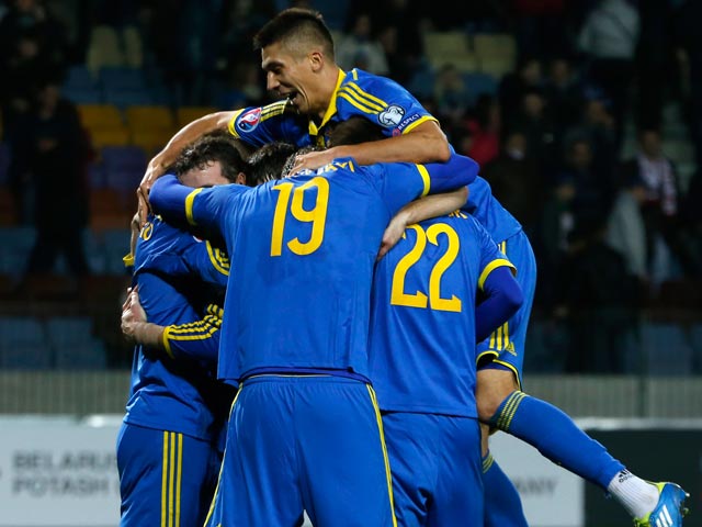 Сборную Украины по футболу могут наказать за расизм фанатов
