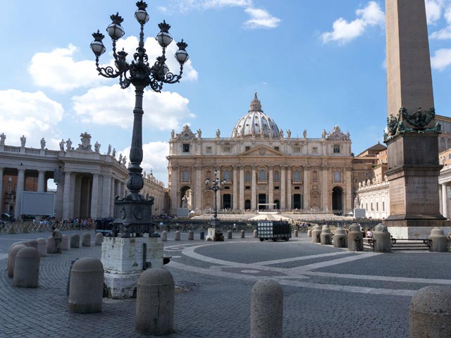 "Радио Ватикана" рассказывает о дискуссиях католических епископов, посвященных проблемам семьи