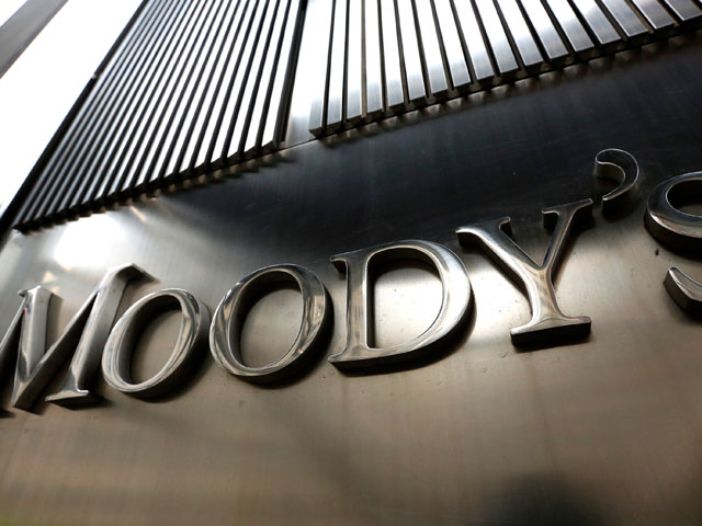 Международное рейтинговое агентство Moody's Investors Service понизило в субботу кредитный рейтинг правительства России на одну ступень - с "Baa1" до "Baa2", прогноз по рейтингу остался негативным