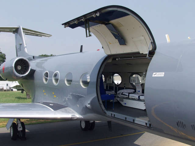 Сейчас в мире имеется всего два самолета Gulfstream G-III, предназначенных для перевозки больных с острыми инфекционными заболеваниями.