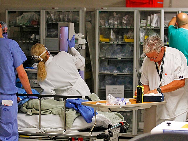 На фоне приближающегося сезона гриппа американские врачи опасаются волны паники, связанной с вирусом лихорадки Эбола