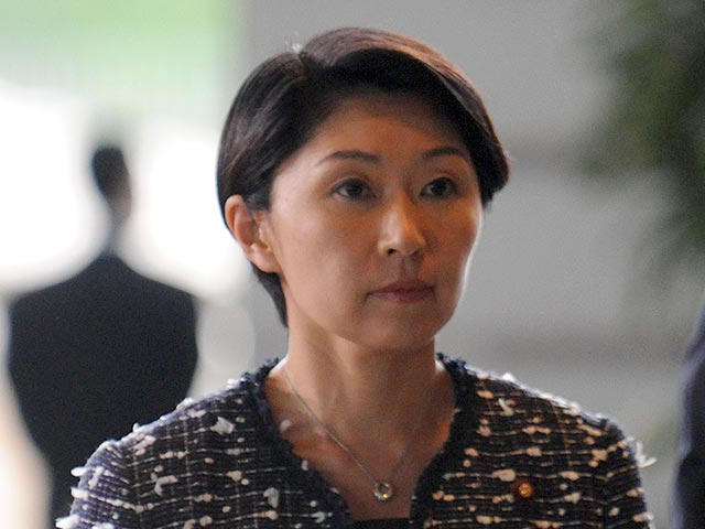 Министр экономики и промышленности Японии, одна из ключевых фигур кабмина и потенциальный претендент на пост премьер-министра Юко Обути ушла в отставку