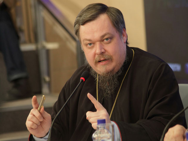 Возврат к социальной справедливости в России, по мнению священника, "невозможен без устранения последствий несправедливой приватизации"