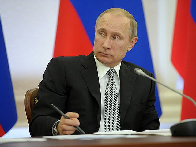 22 октября президент РФ Владимир Путин подписал закон, который позволяет возбуждать уголовные дела не только налоговым органам, но и следователям