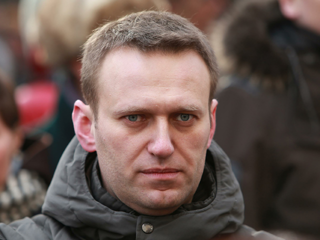 Известный оппозиционер Алексей Навальный, отбывающий домашний арест в своей московской квартире, снова дал интервью