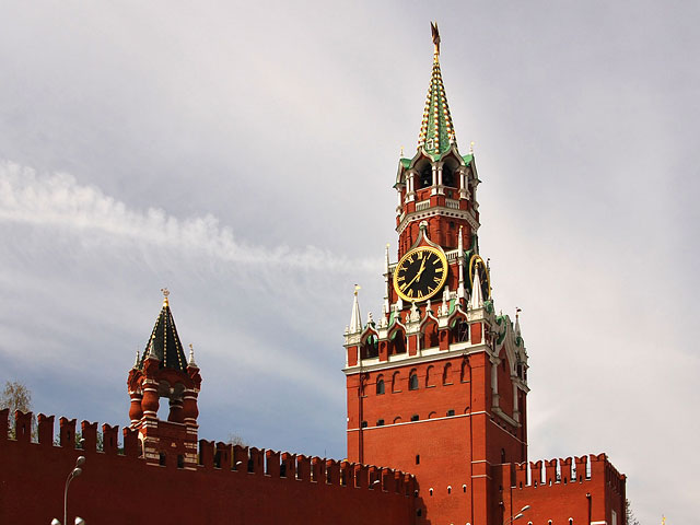 "Никакой политической подоплеки": студенты из МГУ, забравшиеся на Спасскую башню Кремля, отделались штрафами