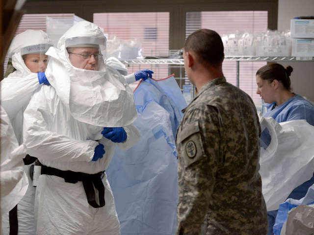 Учения, связанные с лихорадкой Эбола, в форте Сэм Хьюстон в Сан Антонио, Техас.