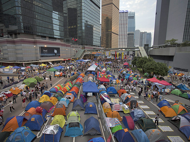 Лидеры протеста в Гонконге отменили назначенный на воскресенье референдум за несколько часов до его предполагаемого начала