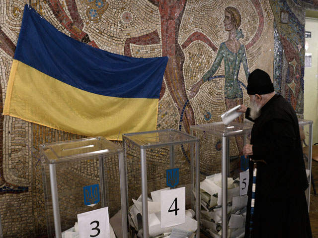 Президент Украины Петр Порошенко, комментируя предварительные итоги выборов, выразил уверенность, что "в Верховной Раде будут изменения", так как "у нас будет проевропейское большинство"
