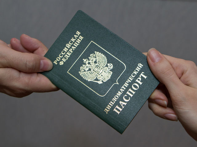 Депутатов российского парламента попросили сдать дипломатические паспорта до 31 октября