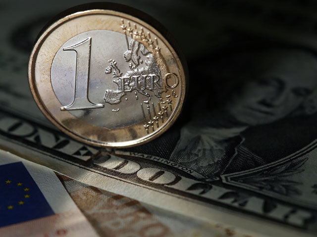Курс доллара впервые в истории достиг уровня в 43 рубля