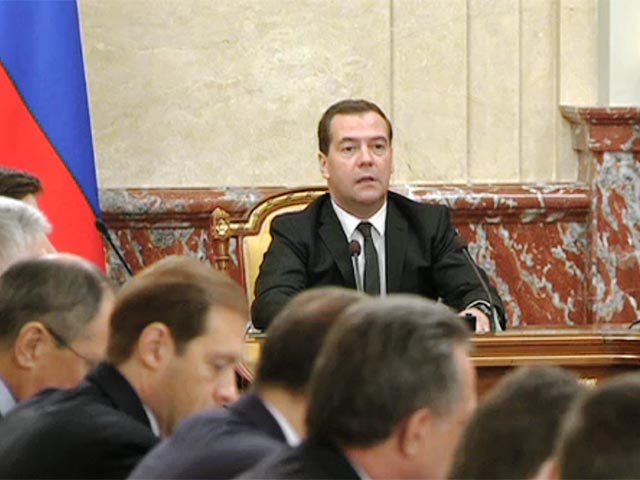 Правительство одобрило законопроект о создании свободной экономической зоны в Крыму, дополнительная работа по законопроекту будет вестись уже во время его рассмотрения в Госдуме, заявил премьер-министр Дмитрий Медведев