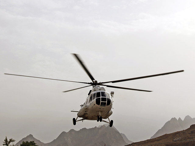 Пилот вертолета Ми-8 Павел Петренко, попавший в апреле прошлого года в плен к талибам, освобожден и скоро вернется из Афганистана на родину