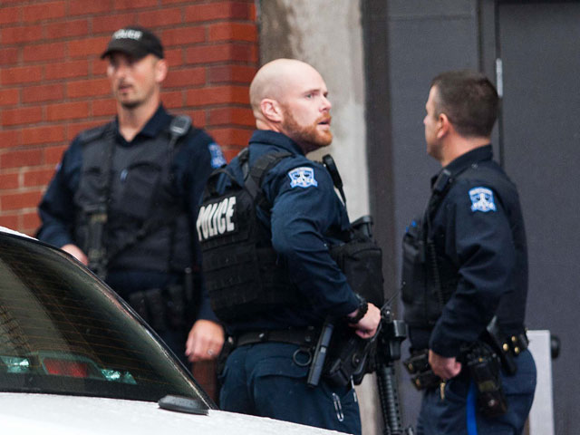Правоохранительные органы Канады после трагедии со стрельбой около здания канадского парламента, по всей видимости, с утроенной силой принялись искать потенциальных террористов