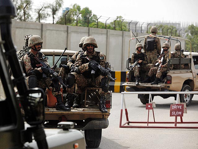 Крупный теракт произошел в пакистанской части населенного пункта Вагах, по которому проходит граница между Пакистаном и Индией