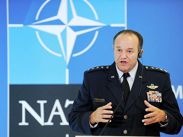 Главнокомандующий силами НАТО в Европе, американский генерал Филип Бридлав обратился к Пентагону с просьбой предоставить дополнительные войска и вооружения в связи с непрекращающейся российской угрозой