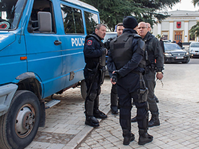 Полиция Албании задержала 25-летнего Константина Джувани, устроившего бойню в ночном клубе