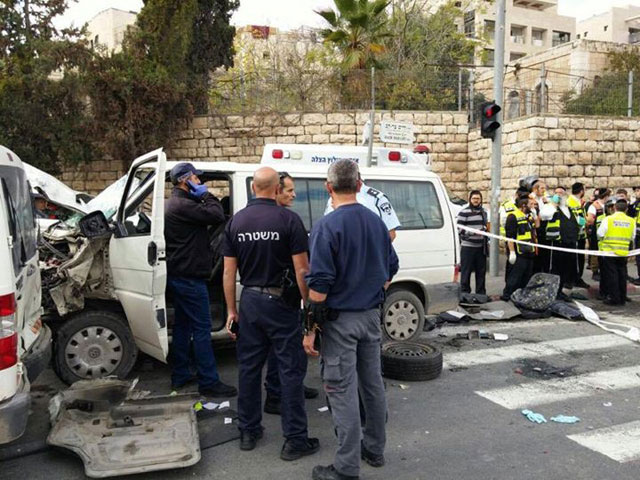 В среду, 5 ноября, один человек погиб и еще 13 получили ранения в результате "автомобильного теракта", который произошел в Иерусалиме