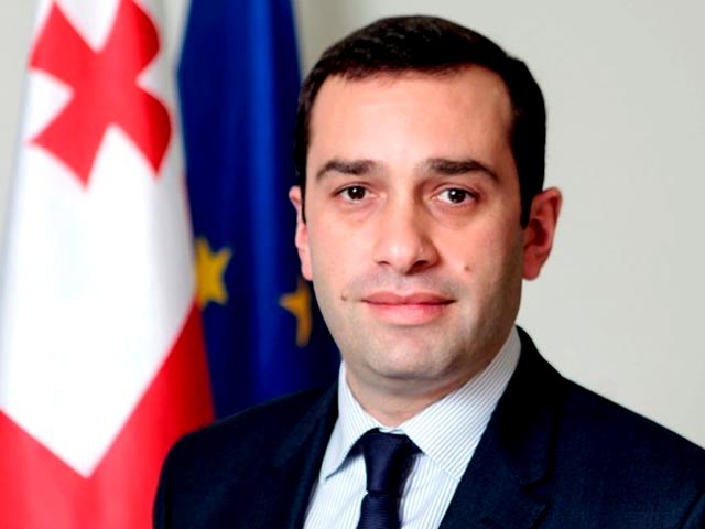 Глава партии "Свободные демократы" Ираклий Аласания, бывший министром обороны и отправленный накануне в отставку, сообщил, что его партия выходит из коалиции "Грузинская мечта"