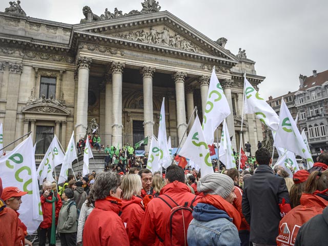 В Бельгии прошла одна из самых массовых демонстраций с середины 20 века. На улицы вышли бюджетники, чтобы выразить протест действиям правительства. Власти намерены вести в стране жесткие меры экономии для увеличения поступлений в бюджет страны