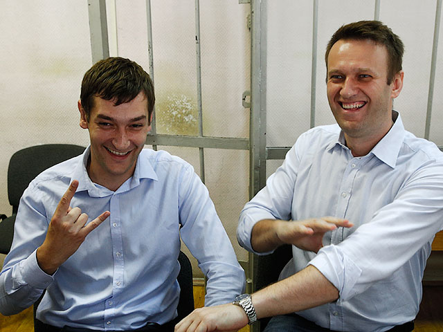 Очередной ключевой свидетель разрушил фабулу обвинения по делу Yves Rocher против Алексея Навального и его брата Олега, также известному как "почтовое дело"