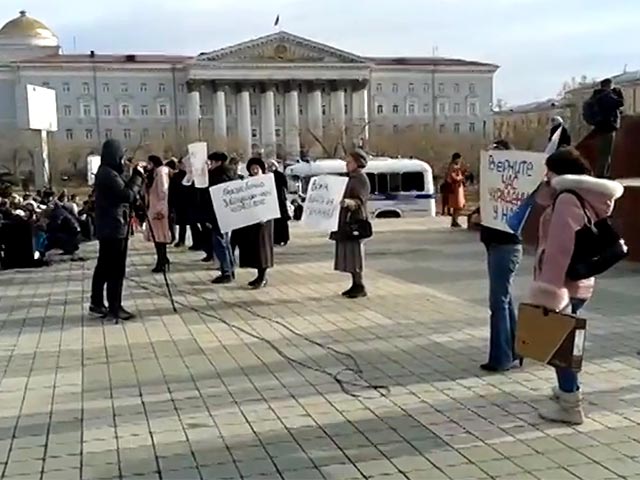 В Чите 9 ноября состоялся митинг протеста, участники которого высказались против перевода Забайкальского края в иркутский часовой пояс
