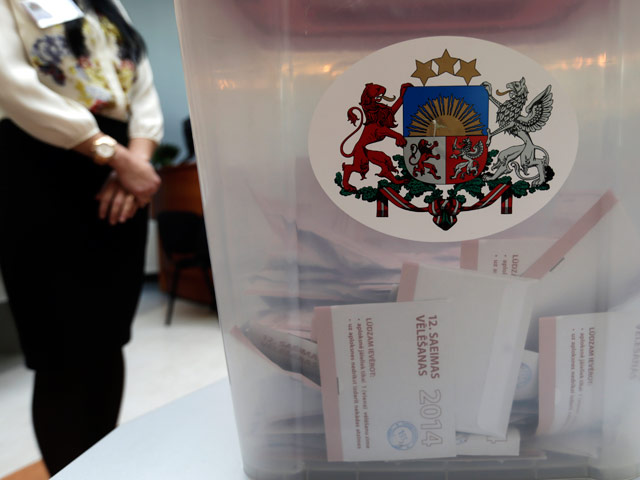 В Латвии 30 человек признались на допросах в Полиции безопасности (ПБ) в продаже своих голосов во время последних выборах в Сейм (парламент) страны