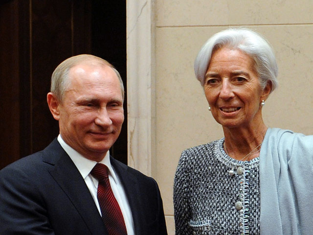 Президент России Владимир Путин на встрече с директором-распорядителем МВФ Кристин Лагард высказал мнение, что российский ЦБ может наказать валютных спекулянтов