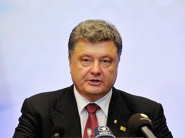 Президент Украины Петр Порошенко в годовщину окончания Первой мировой войны заявил, что хочет прекратить военные действия на востоке страны