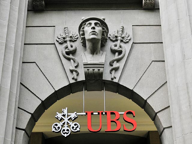 Самый существенный штраф выплатит швейцарский UBS - в общей сложности 800 млн долларов