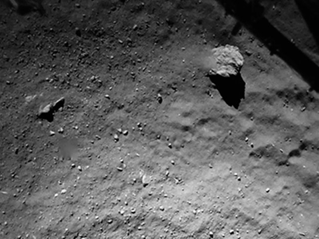 Спускаемый модуль Philae, который совершил историческую посадку на комете Р67/Чурюмова-Герасименко в 500 миллионов километров от Земли, во время выполнения миссии может сделать "прыжок", чтобы лучше закрепиться на поверхности небесного тела