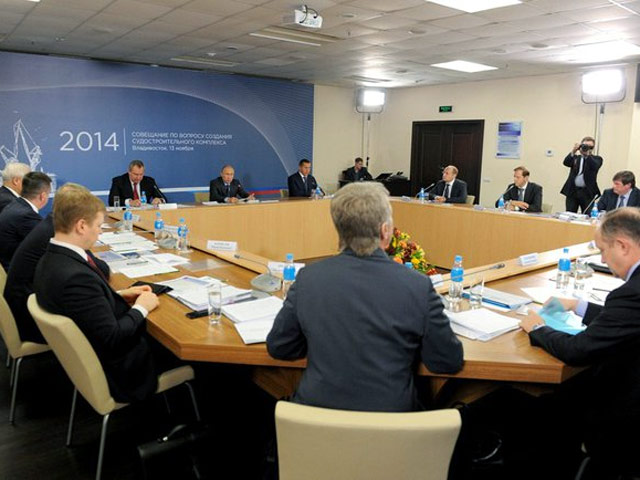 Владимир Путин 13 ноября провел во Владивостоке совещание по строительству на Дальнем Востоке суперверфи "Звезда", на которой планировалось выпускать морскую технику для крупных отечественных шельфовых проектов