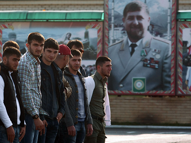 В российскую армию сегодня, 17 ноября, отправилась служить первая группа призывников из Чечни после двадцатилетнего перерыва