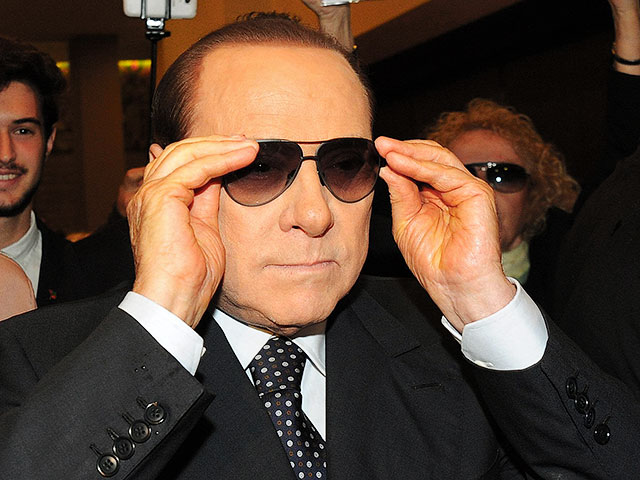 Бывший премьер Италии Сильвио Берлускони 15 ноября появился на светском мероприятии в солнечных очках, а на следующий день был госпитализирован в миланскую больницу San Raffaele из-за обострения увеита