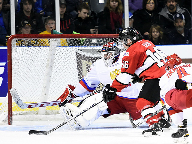 Молодежная сборная России потерпела крупное поражение в четвертом матче суперсерии против сборных канадских юниорских лиг. Встреча, состоявшаяся в понедельник в Кингстоне, завершилась со счетом 5:1 в пользу сборной хоккейной лиги провинции Онтарио