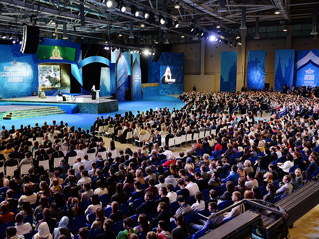 Патриарх Московский и всея Руси Кирилл, выступивший накануне на открытии Первого международного съезда православной молодежи, предостерег от чрезмерного увлечения соцсетями