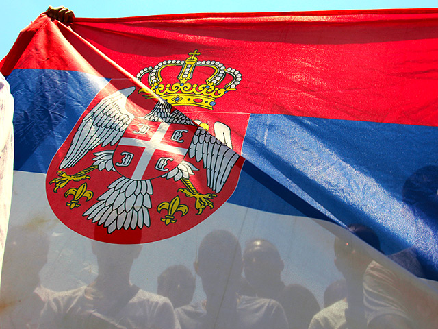 Еврокомиссар отметил, что понимает исторические связи Сербии и России, и ЕС "не принуждает Белград делать простой выбор", однако, подчеркнул он, Белград сам провозгласил своей стратегической целью вступление в Евросоюз