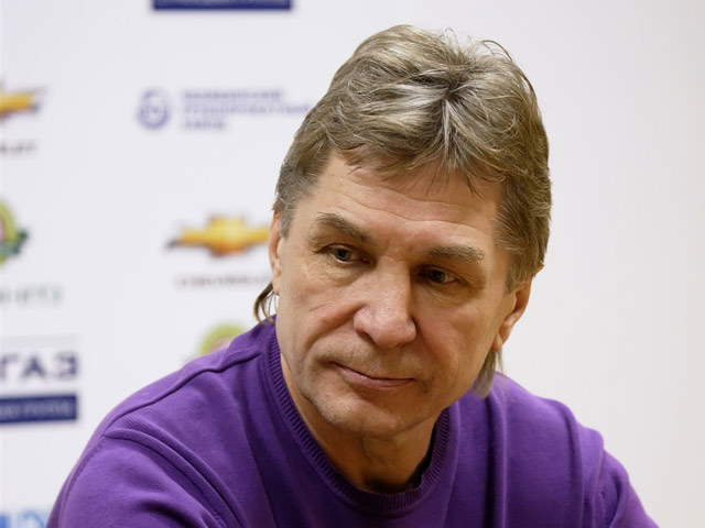 Сергей Шепелев заменил на посту главного тренера владивостокского хоккейного клуба "Адмирал" словацкого специалиста