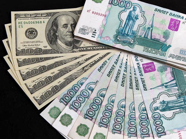 Опрос: большинство россиян не верят, что доллар будет стоить дороже 50 рублей
