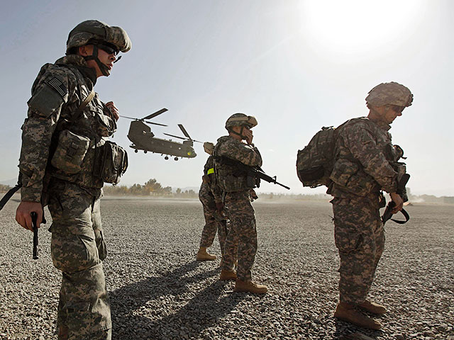 Президент США Барак Обама подписал секретный указ, который вопреки ранее достигнутым договоренностям расширяет присутствие американских вооруженных сил в Афганистане