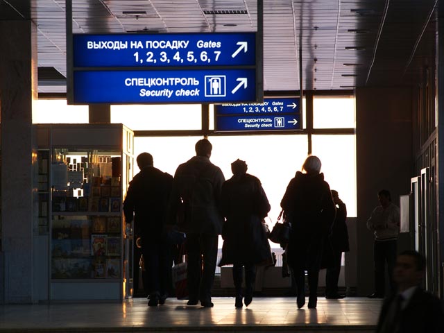 Стюардессу из Зауралья не выпустили в очередной рейс в одном из московских аэропортов из-за неоплаченной задолженности по кредиту